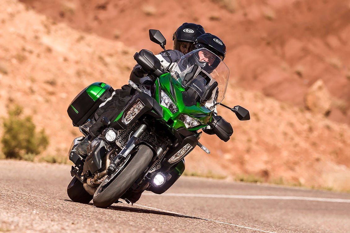 Versys 1000 SE 2021, con el Nuevo sistema Showa Skyhook