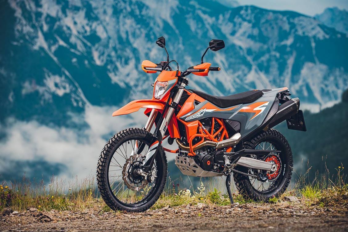 Nuevas KTM 690 Enduro R y KTM 690 SMC R