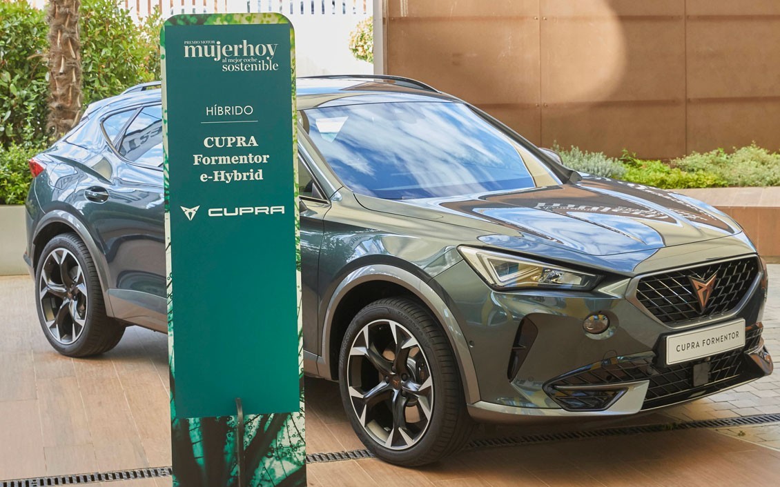 El CUPRA Formentor e-HYBRID recibe el premio Mujer Hoy