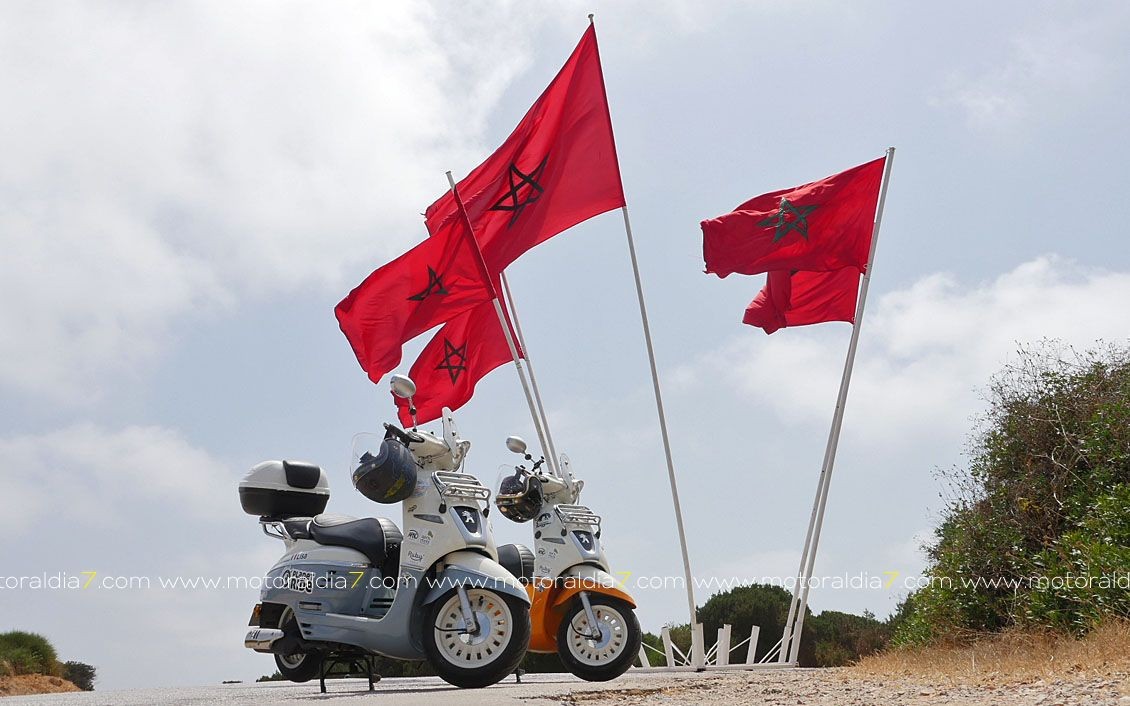 Paris - Casablanca en Peugeot Scooters