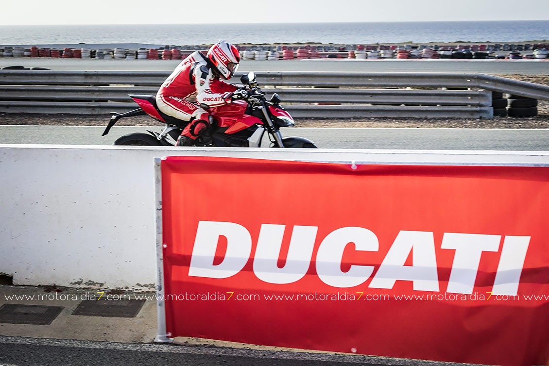 Ducati Canarias hace rugir la nueva Streetfighter V2