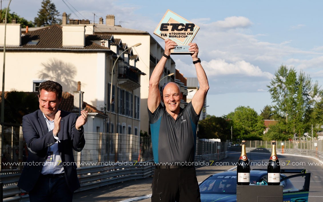 CUPRA EKS consigue un triplete en la primera carrera