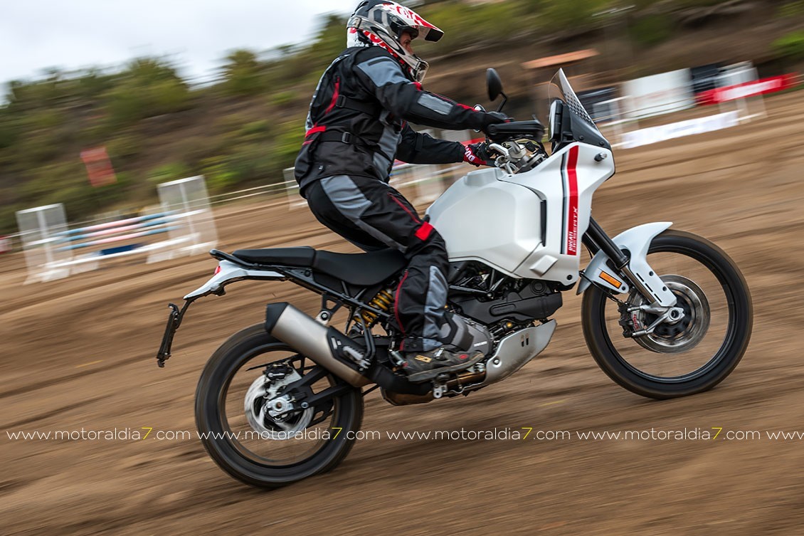 La nueva Ducati DesertX da el salto a Canarias