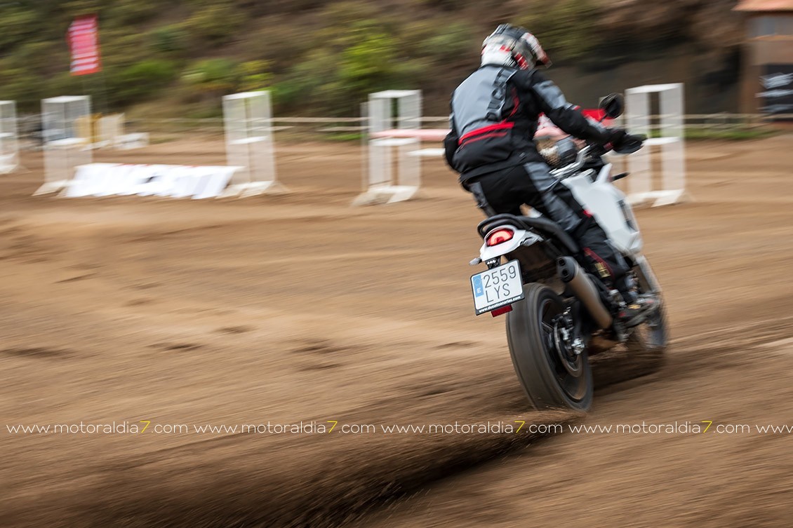 La nueva Ducati DesertX da el salto a Canarias