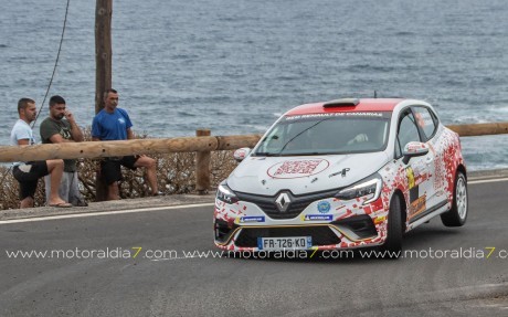 Manuel Hernández y David Bethencourt,  abonados al podio en la Clio Trophy Canarias
