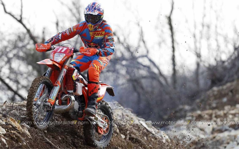 KTM ENDURO Factory Racing Team READY TO RACE