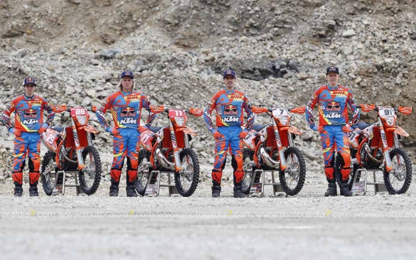 KTM ENDURO Factory Racing Team READY TO RACE