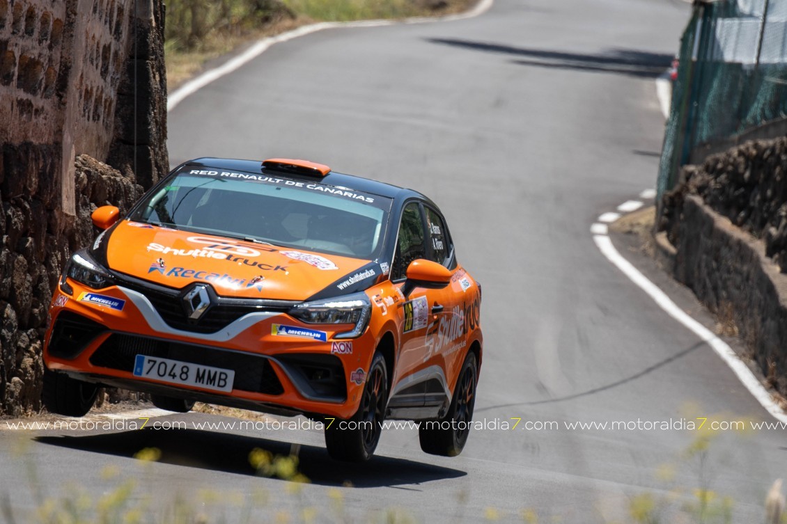 Kevin Kipar repite victoria en Clio Trophy Canarias