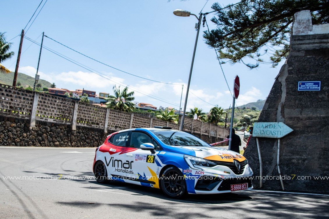 Kevin Kipar repite victoria en Clio Trophy Canarias